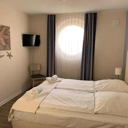 Apartmenthaus Hafenspitze Ap 28, Blickrichtung Innenstadtbinnenhafen * 埃肯弗德